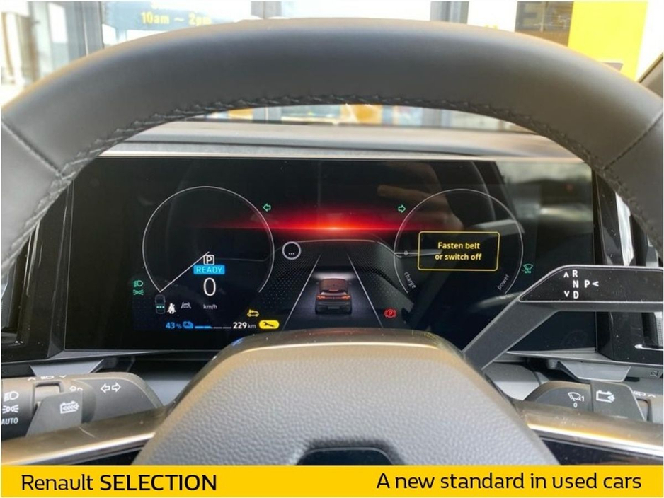 2023 Renault Megane - image 6