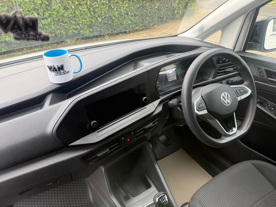 2021 Volkswagen Caddy - image 12