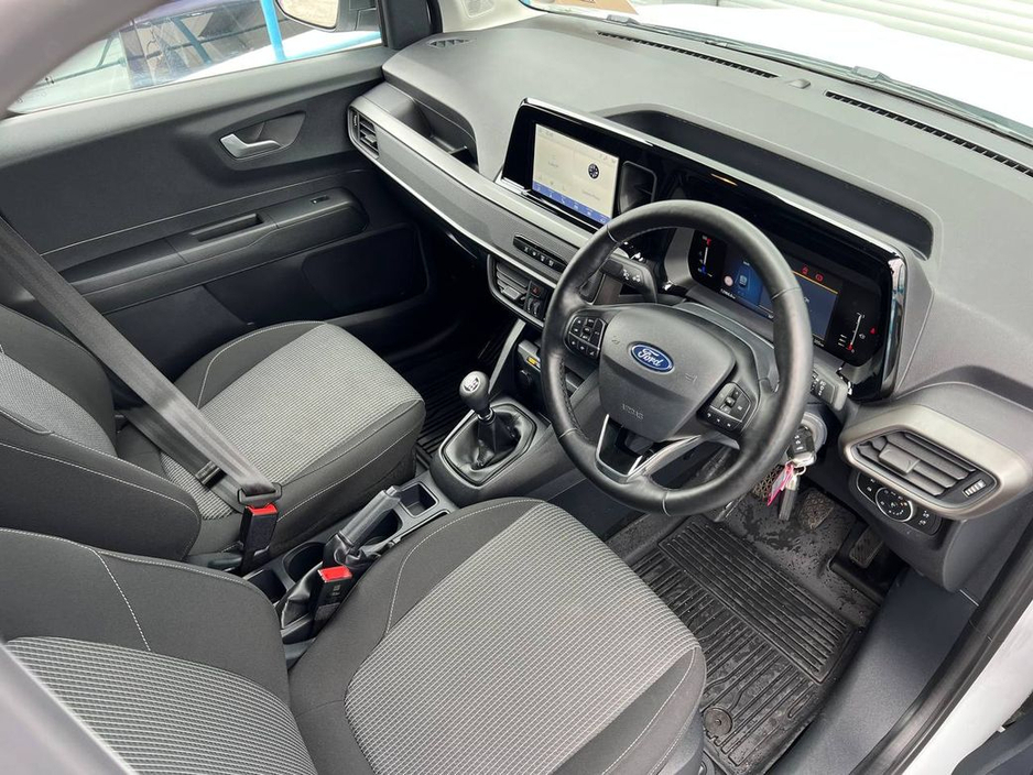 2025 Ford Transit - image 8