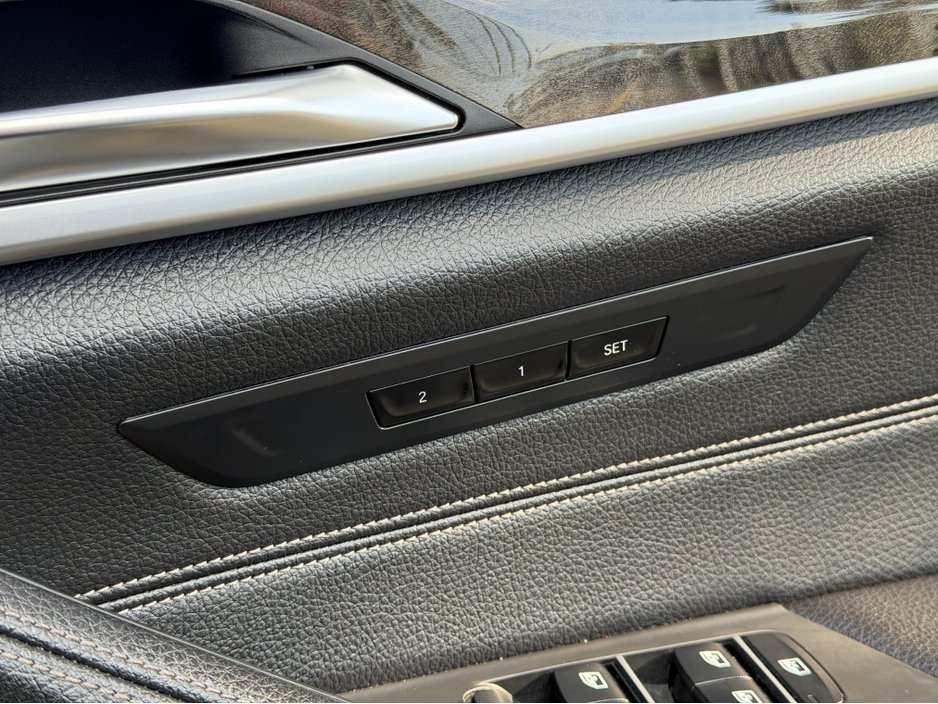 2018 BMW 5 Series - image 20