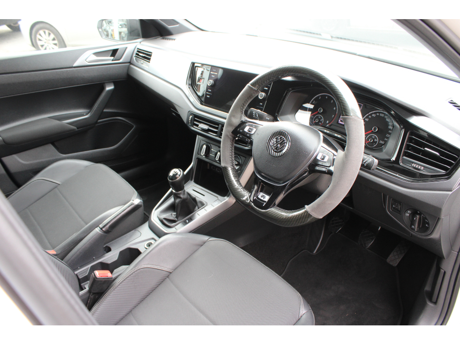 2021 Volkswagen Polo - image 6