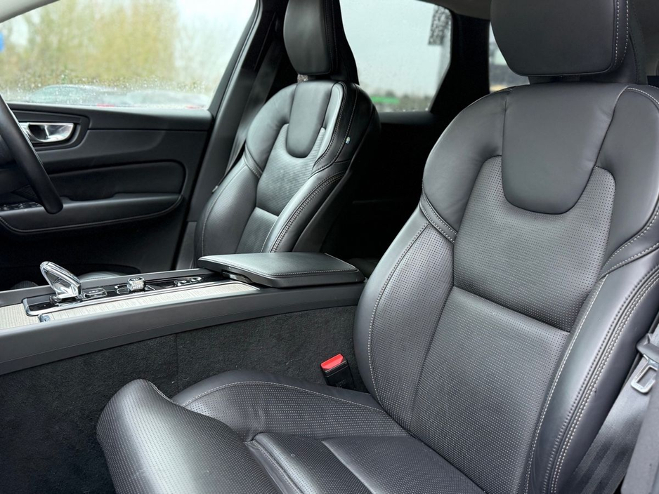2021 Volvo XC60 B4 (197hp) AWD Inscription Momentum Auto €37,950
