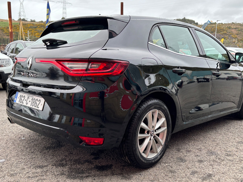 2016 Renault Megane - image 15