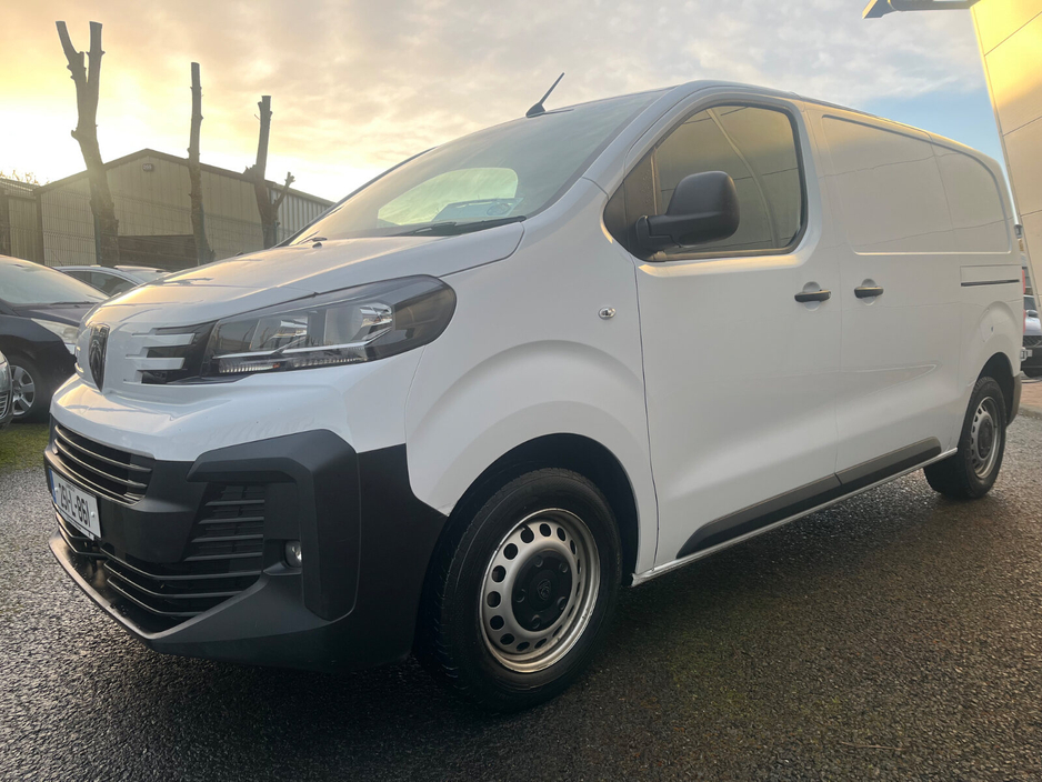 2025 Peugeot Expert  €25,500