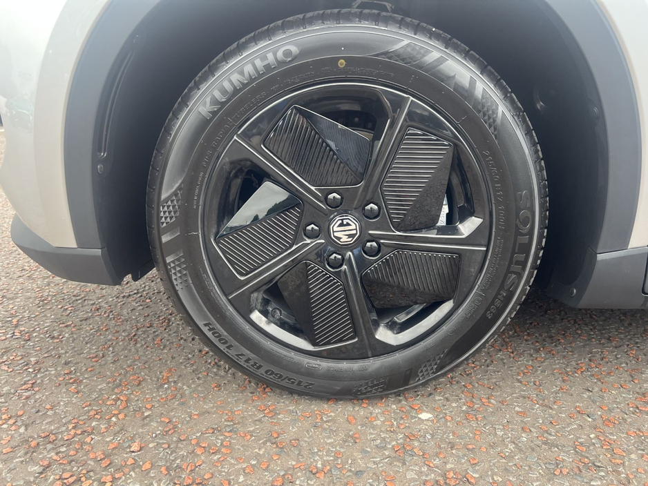 2026 MG MGS5 SE STANDARD RANGE