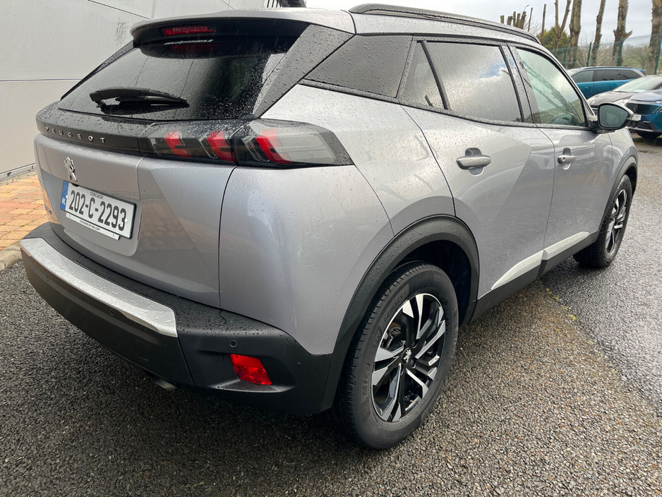 2020 Peugeot 2008 - image 3