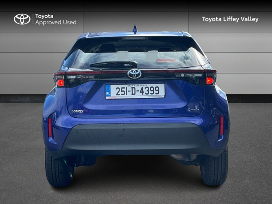 2025 Toyota Yaris Cross - image 4