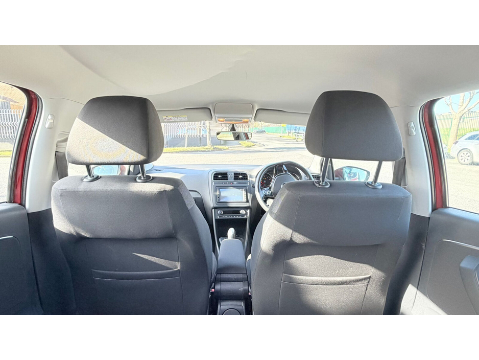 2014 Volkswagen Polo - image 8