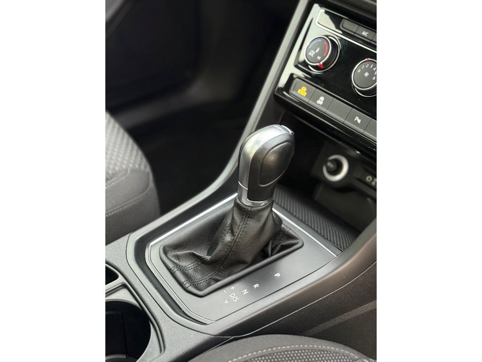 2018 Volkswagen Touran - image 25