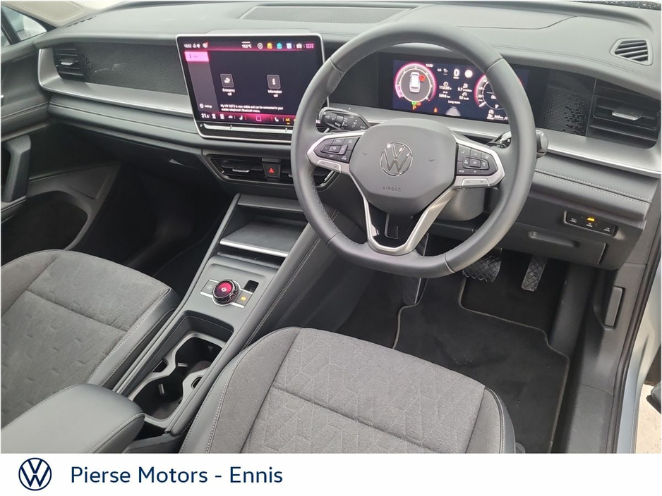 2025 Volkswagen Tayron - image 2