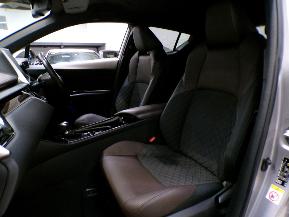 2018 Toyota C-HR 2018*24,000 MILES*HYBRID SPORT TOYOTA C-HR SELF CHARGING 1.8 AUTOMATIC*FANTASTIC CONDITION GREAT ON FUEL, POWER, COMFORT WITH A LOT OF SPACE ALL COMBINED FOR A FANTASTIC DRIVE. CAR COMES WITH FULL SAF €19,900