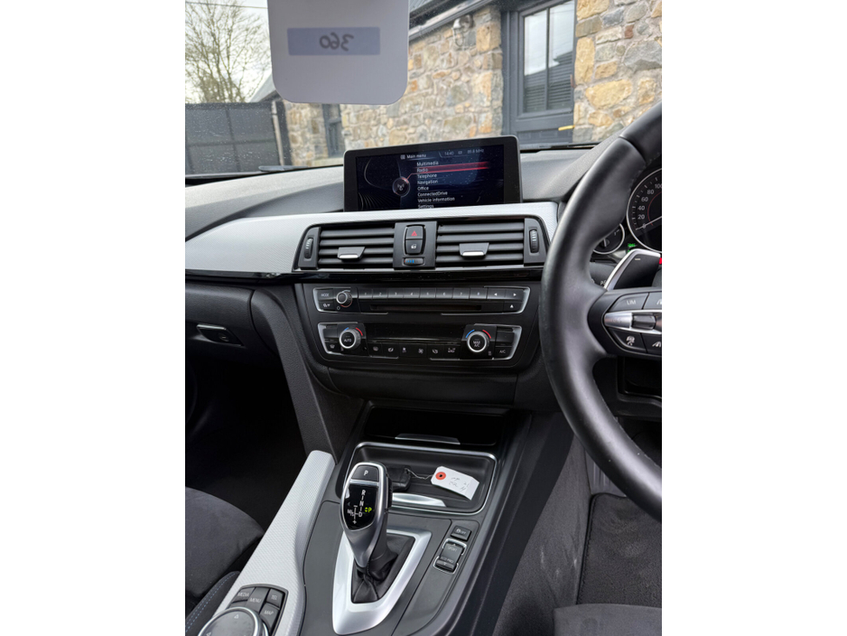 2015 BMW 3 Series - image 13