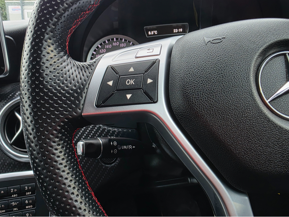 2013 Mercedes-Benz A Class A180 AMG INTERIOR HALF LEATHER - ALCANTARA SEATS / HI SPEC / LOW ROAD TAX BAND / SIMI DEALER