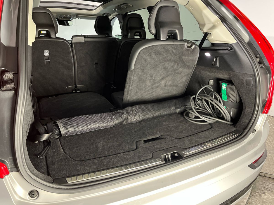 2023 Volvo XC90 - image 12