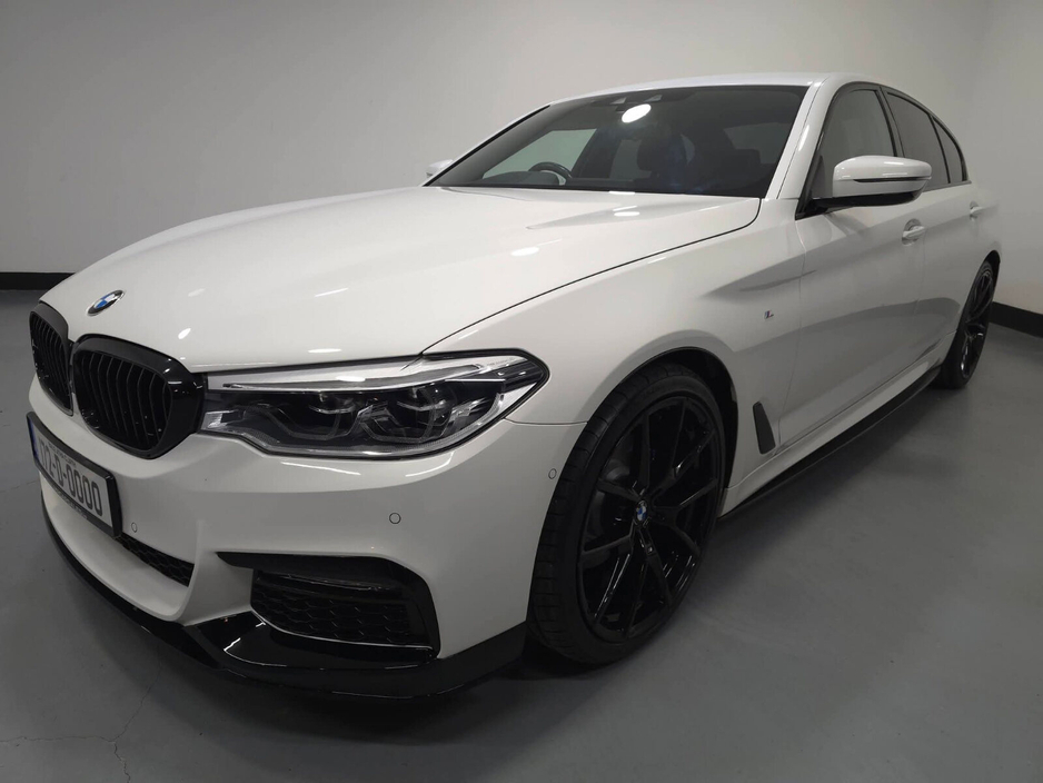 2017 BMW 5 Series - image 9