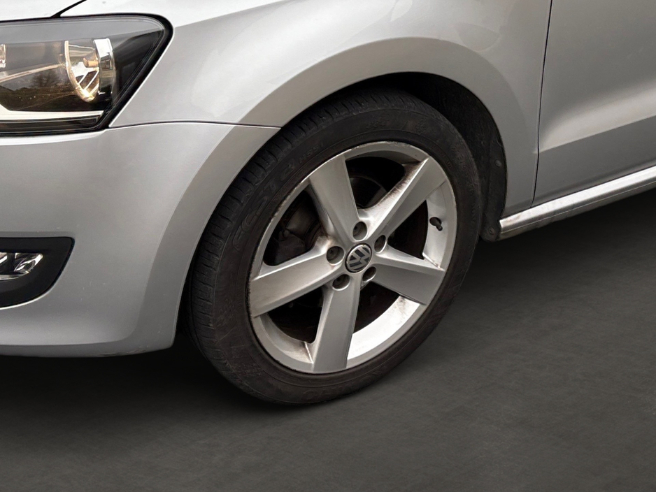 2013 Volkswagen Polo - image 10