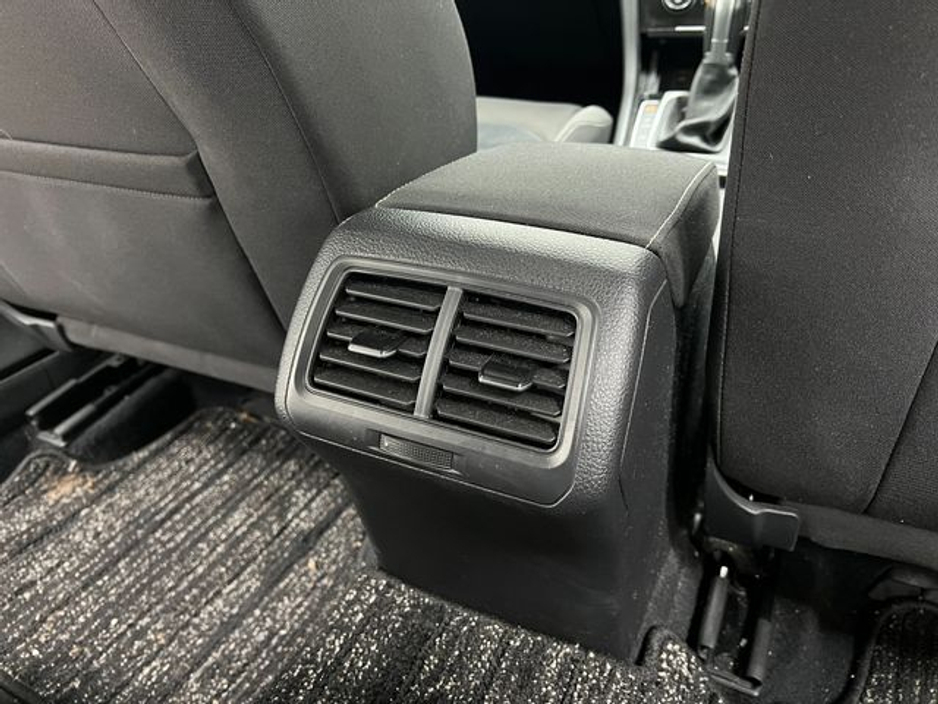 2016 Volkswagen Golf - image 14