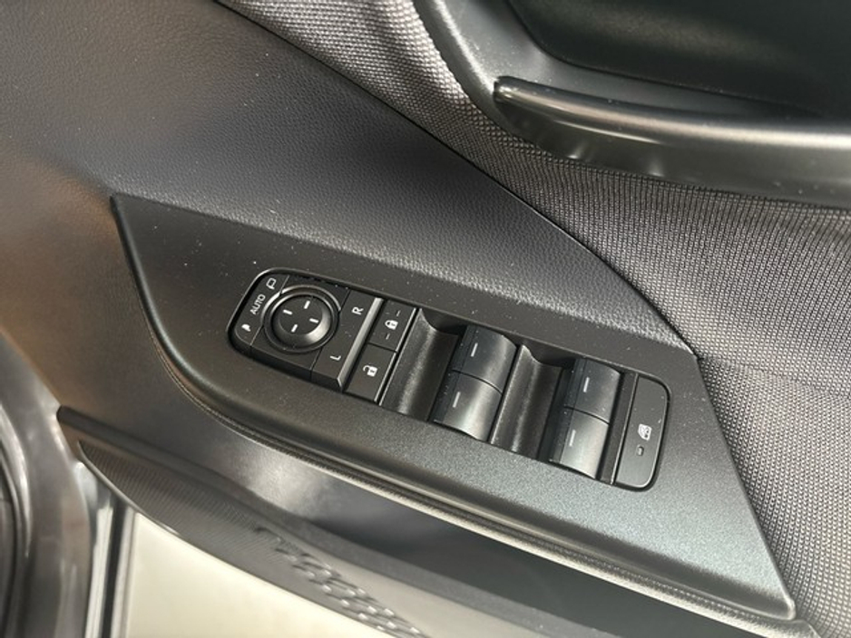 2024 Toyota C-HR - image 18