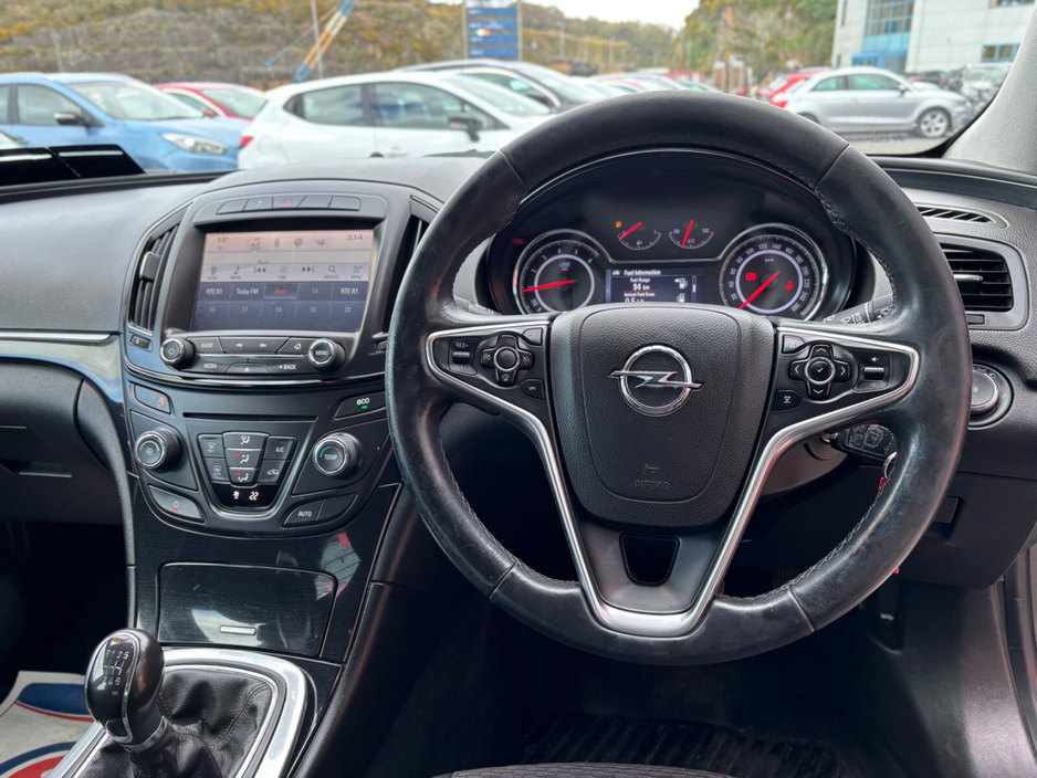 2016 Opel Insignia - image 7