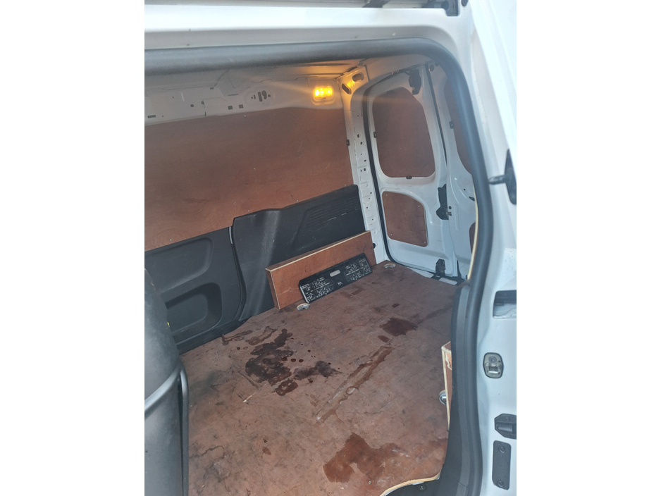 2022 Peugeot Partner PROFESSIONAL PREMIUM BLUEHDI L1 €12,900