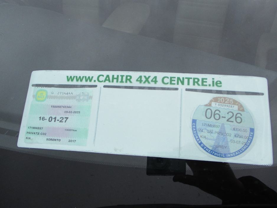 2017 Kia Sorento - image 5