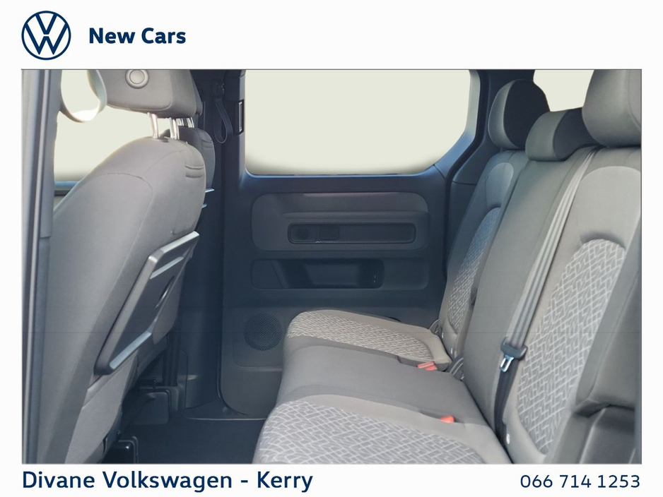 2025 Volkswagen ID.Buzz 7 SEATER STYLE 286HP 86kWh BATTERY 461KM RANGE €73,800