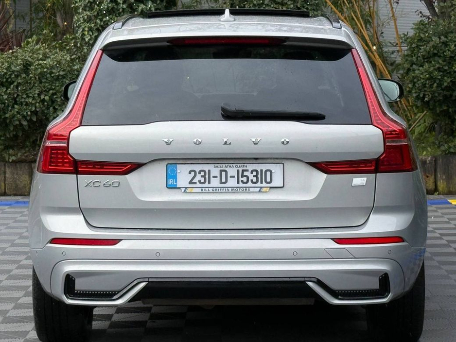 2023 Volvo XC60 - image 20