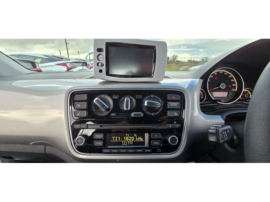 2014 Volkswagen up! - image 12