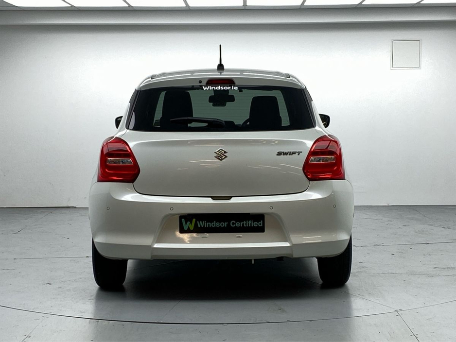 2022 Suzuki Swift - image 10