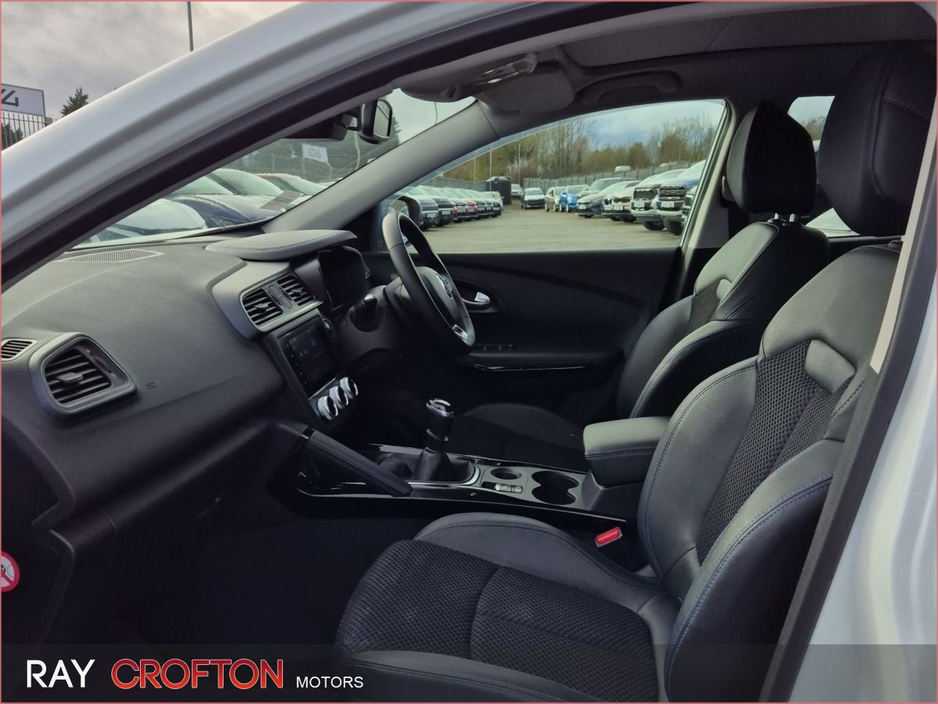 2020 Renault Kadjar - image 6