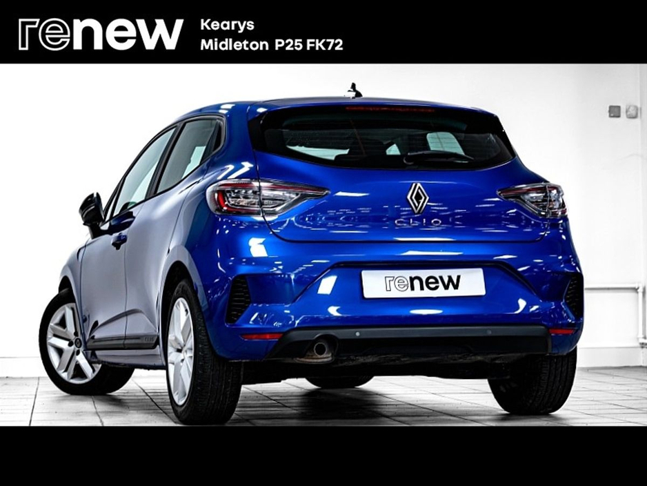 2025 Renault Clio - image 3