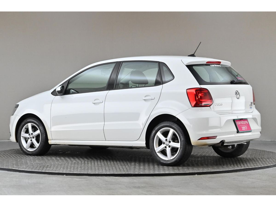 2017 Volkswagen Polo - image 6