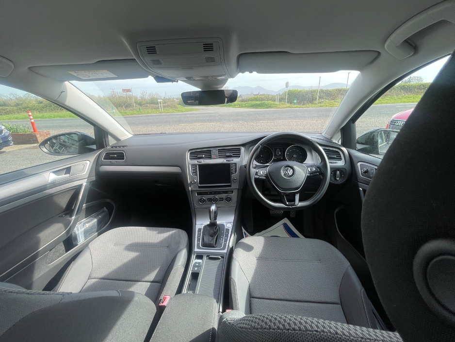 2016 Volkswagen Golf - image 11