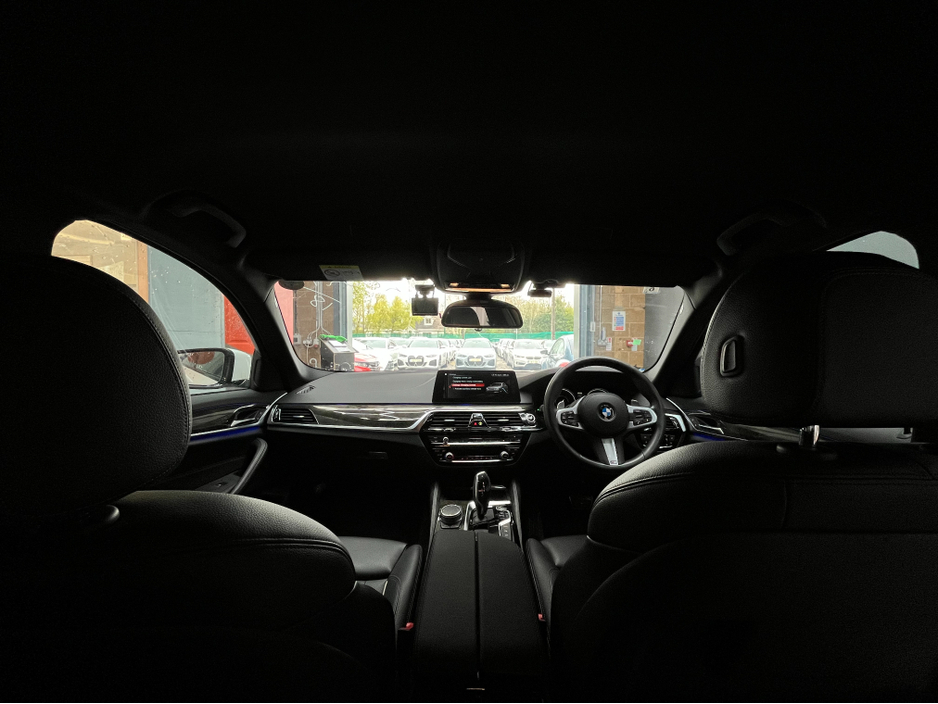 2018 BMW 5 Series - image 17