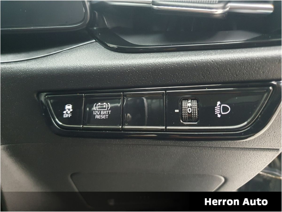 2024 Kia Niro - image 7