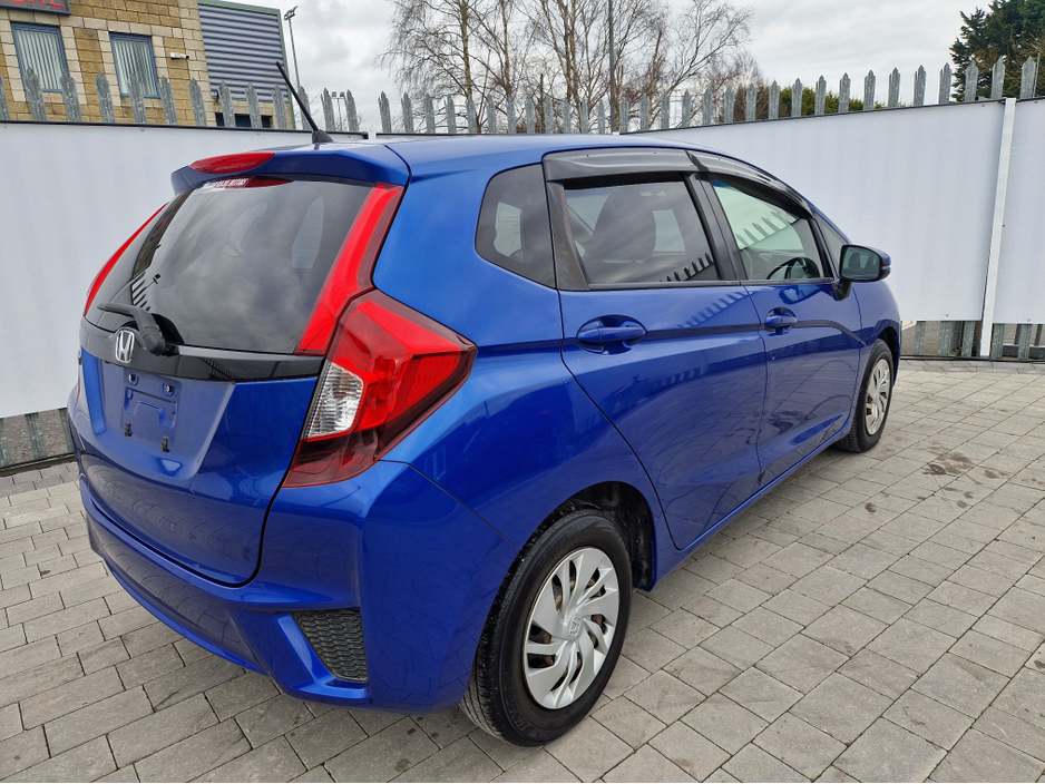 2014 Honda Fit - image 11