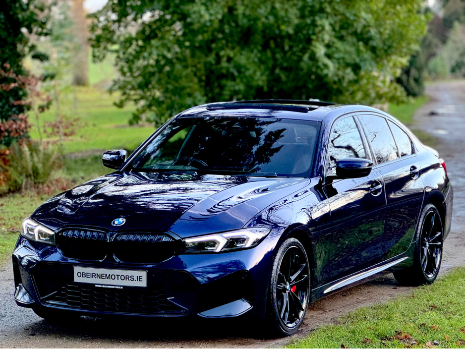 2024 BMW 3 Series - image 32