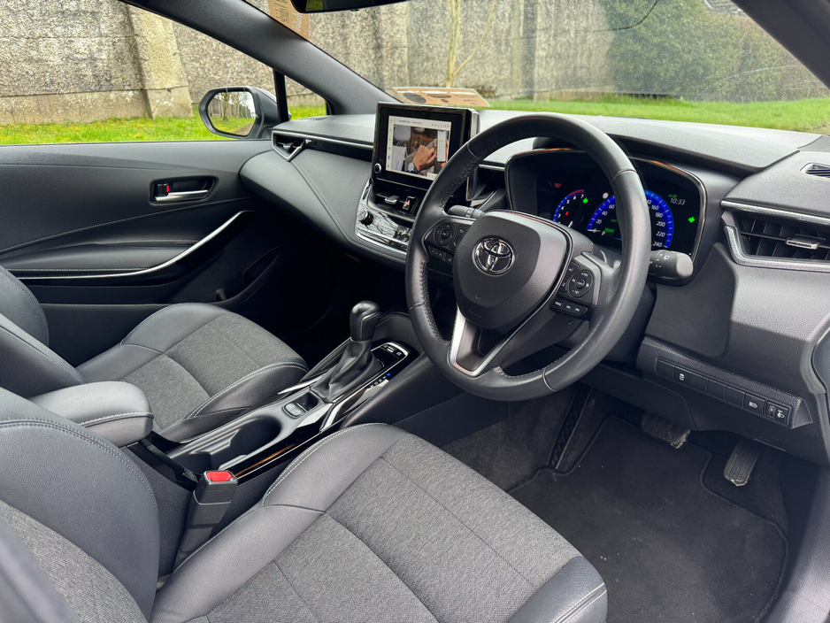 2022 Toyota Corolla 1.8 Hybrid Luna Sport Hatchback €26,950