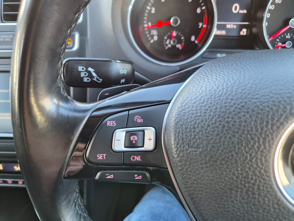 2017 Volkswagen Polo - image 24