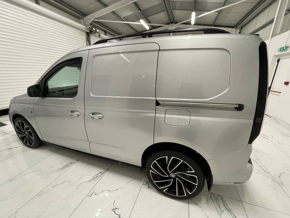 2023 Volkswagen Caddy CADDY DARK LABEL TDI 122HP A7F €19,995