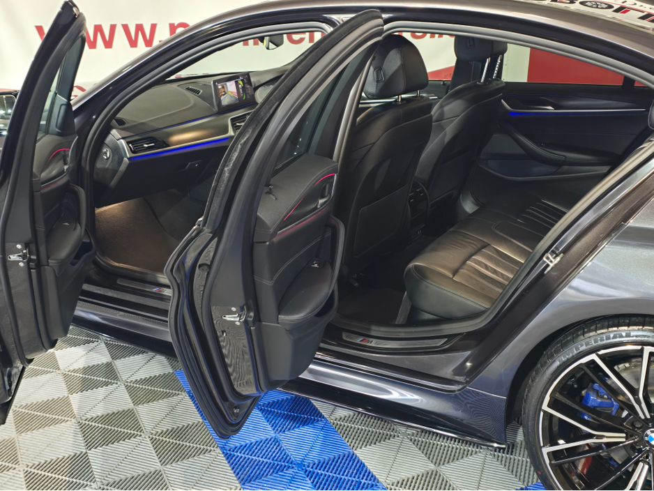 2021 BMW 5 Series - image 14