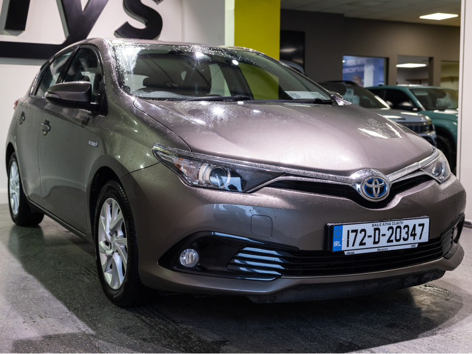 2017 Toyota Auris HYBRID LUNA 4DR AUTO €15,950