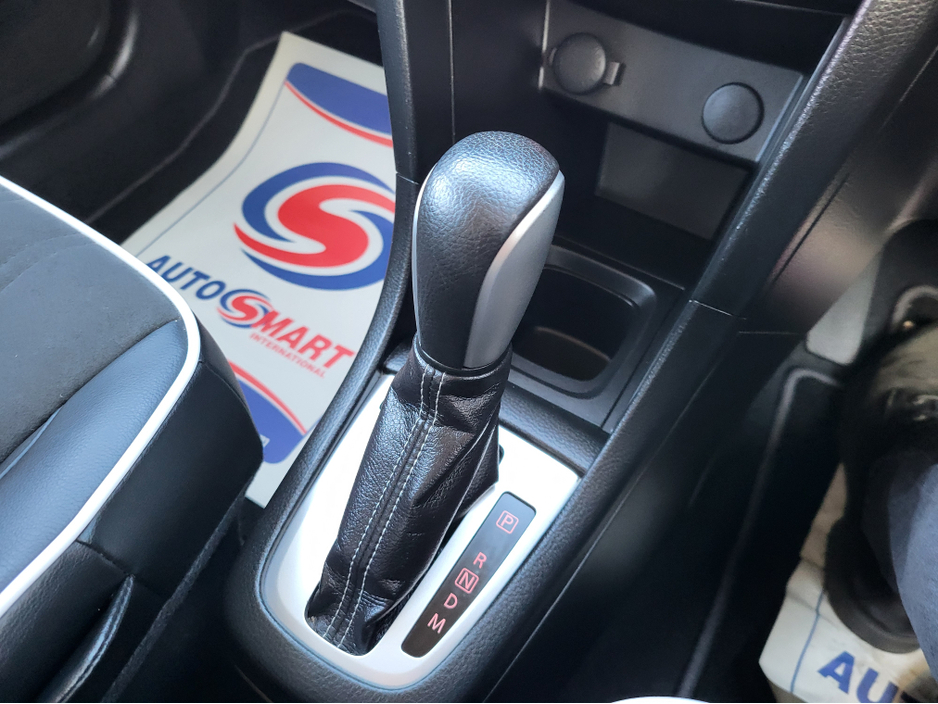 2016 Suzuki Swift - image 21