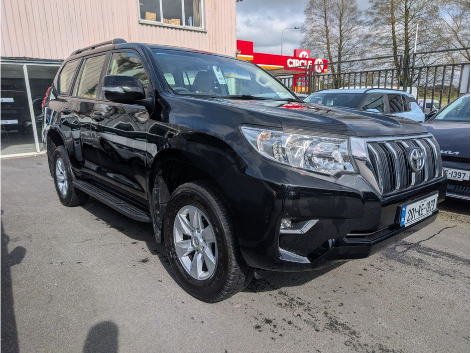 2020 Toyota Landcruiser - image 4