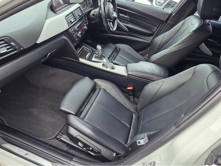 2014 BMW 3 Series - image 10