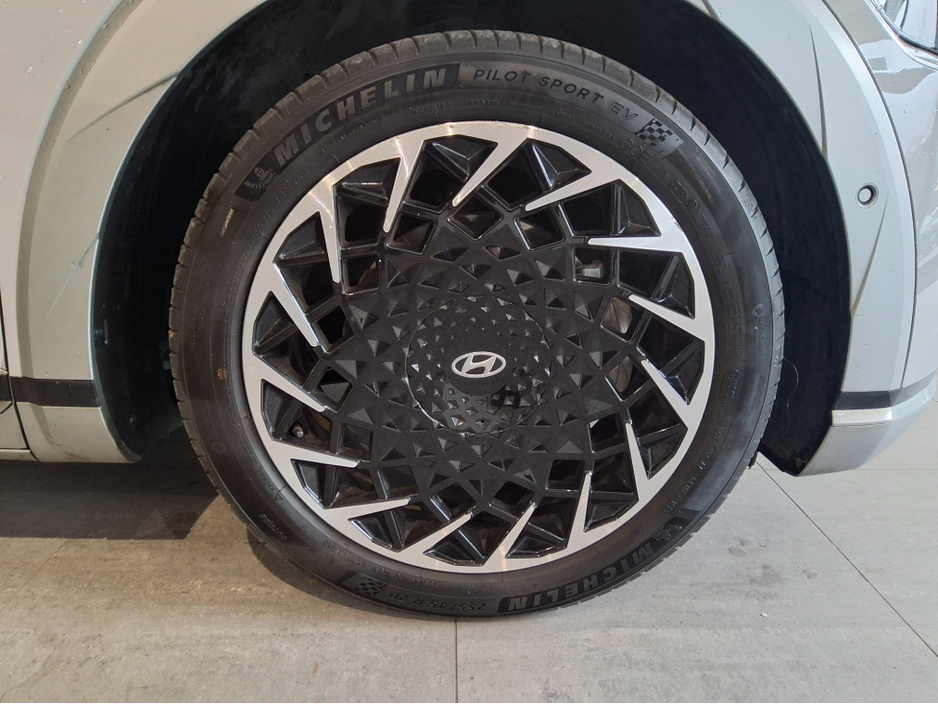 2024 Hyundai Ioniq 5 - image 7