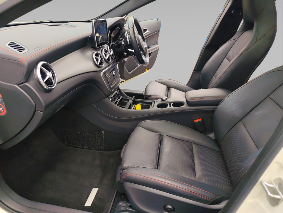 2016 Mercedes-Benz GLA Class - image 14