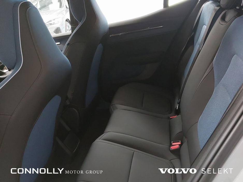 2024 Volvo EX30 - image 6