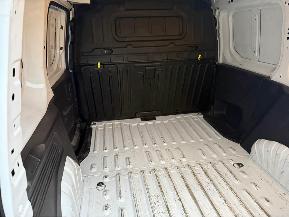 2023 Opel Combo - image 10