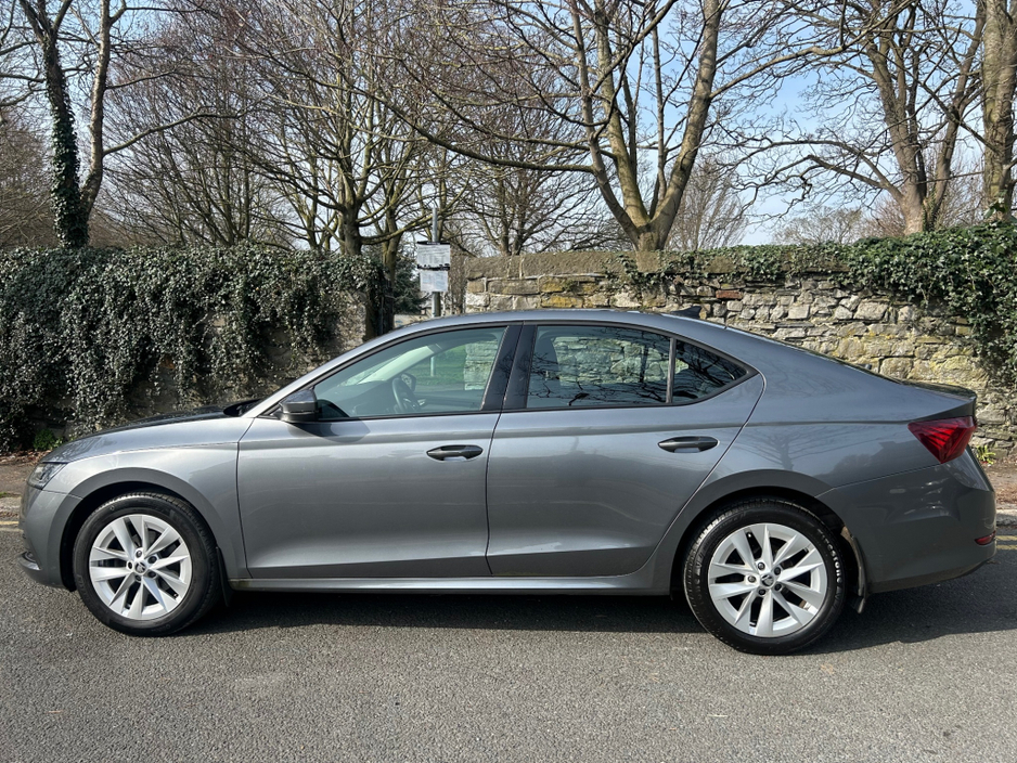 2022 Skoda Octavia - image 9